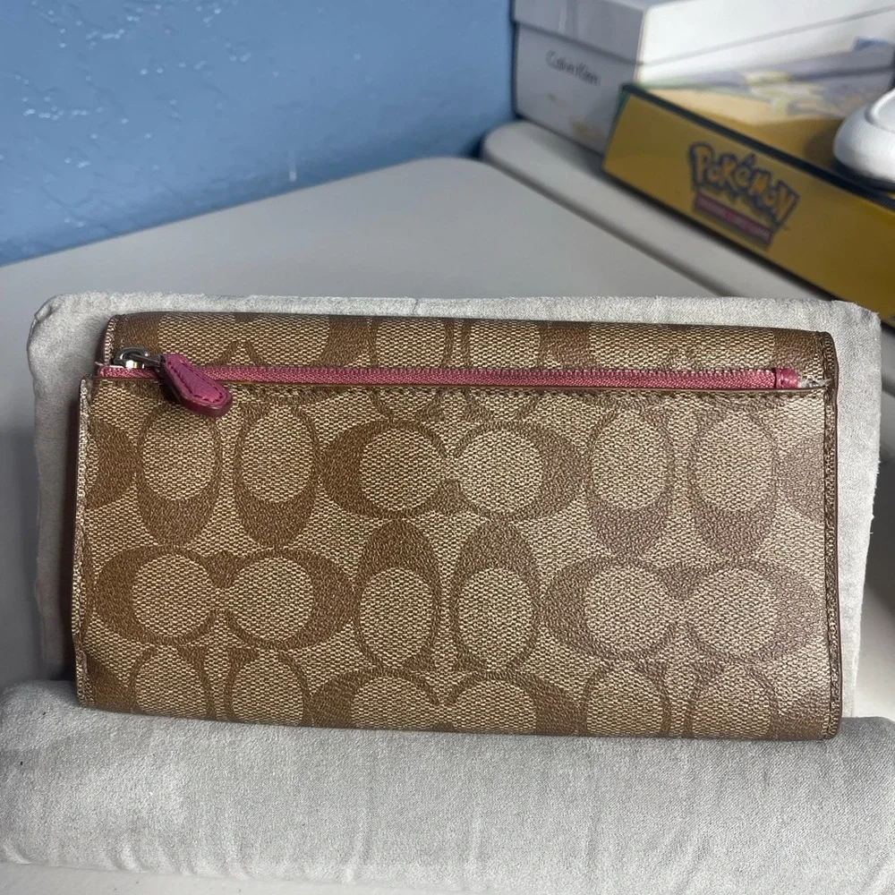 Coach Tan/ pink  Signature Clutch snap Wallet with matching detachable checkbook